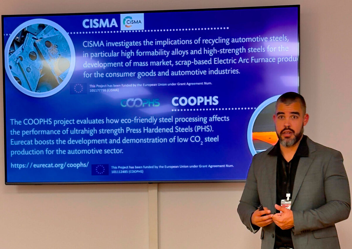 David Frómeta presenting CiSMA at CSIC-CENIM.